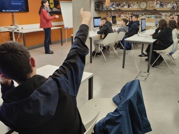 Σχολή Χατζήβεη - Επίσκεψη της Γ΄ Γυμνασίου στο UTech Lab - 16/2/2026 Σχολή Χατζήβεη - Επίσκεψη της Γ΄ Γυμνασίου στο UTech Lab - 16/2/2026